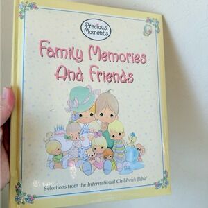 VTG Precious Moments Family Memories Book Hardback Cover Bible Stories Scripture